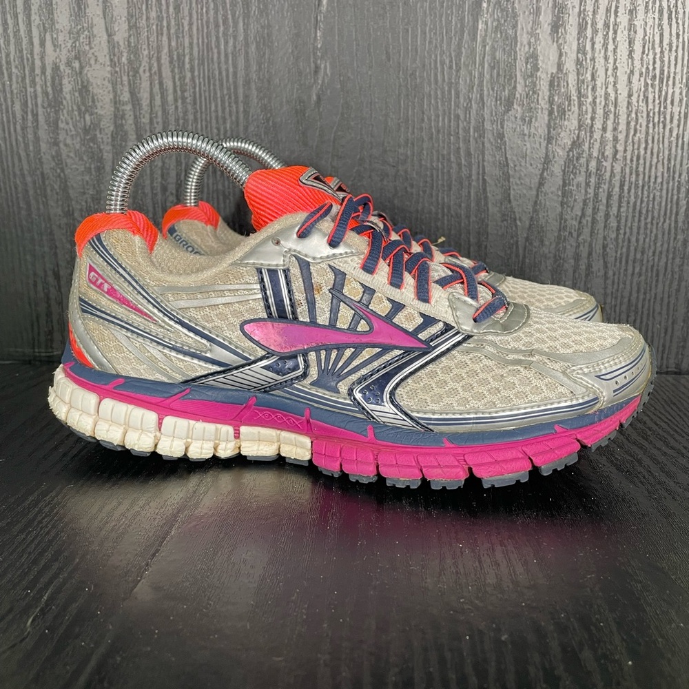 Brooks ADRENALINE GTS 14 Women’s size 7.5